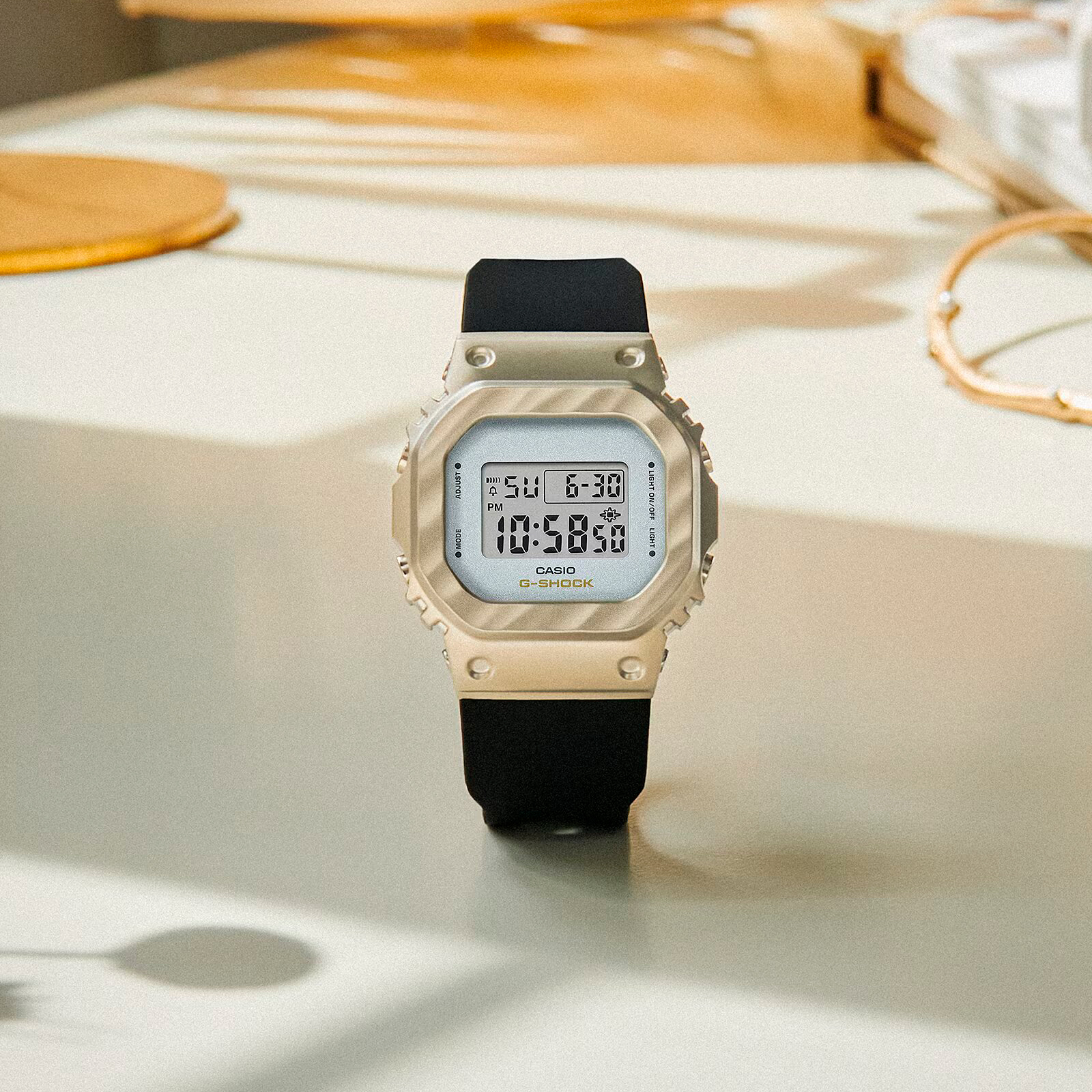 Reloj G-SHOCK GM-S5600BC-1DR Resina/Acero Mujer Oro Rosa